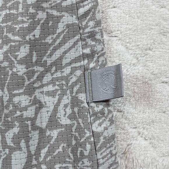 Lululemon Airing Easy Short Sleeve Shirt Crunch M3DWJS Seal Grey Men’s Sz XL - Picture 3 of 6